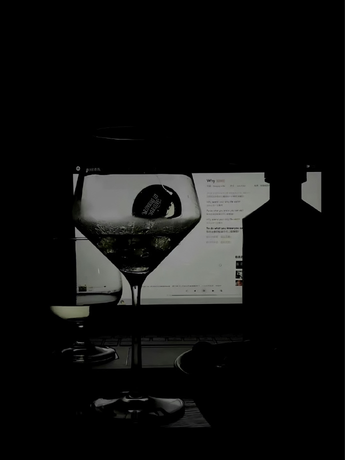 孤独背景图高级感暗系,孤独氛围感背景图片