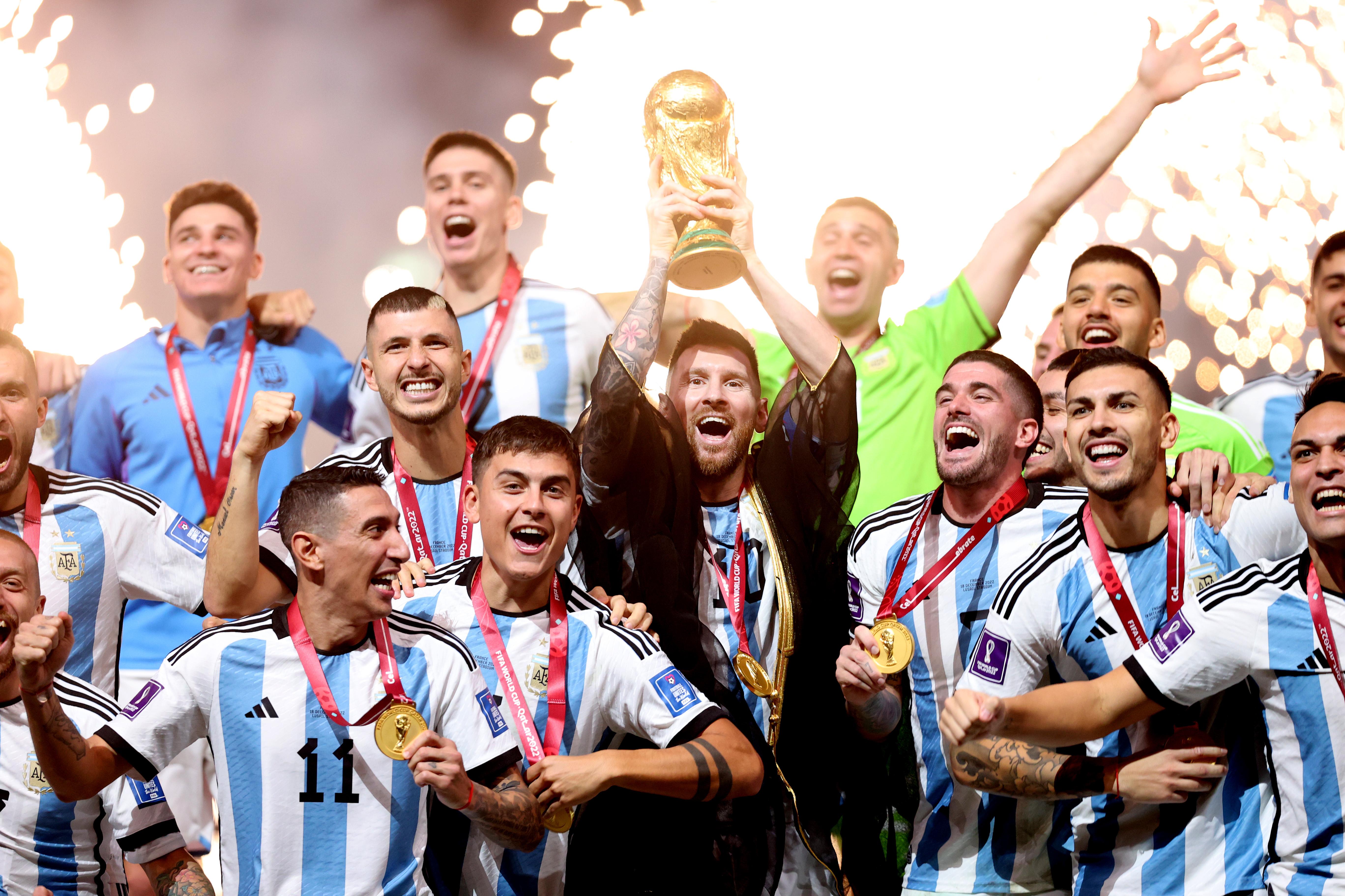 梅西和马拉多纳夺冠,梅西和马拉多纳是同一时代吗