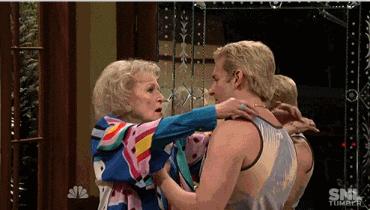 一辈子吸气收腹活到99，老奶奶迷倒全美还撩男朋友