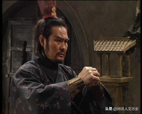 典韦的最后一战，徒手对敌被扎了几十枪，都是曹操好色害了他