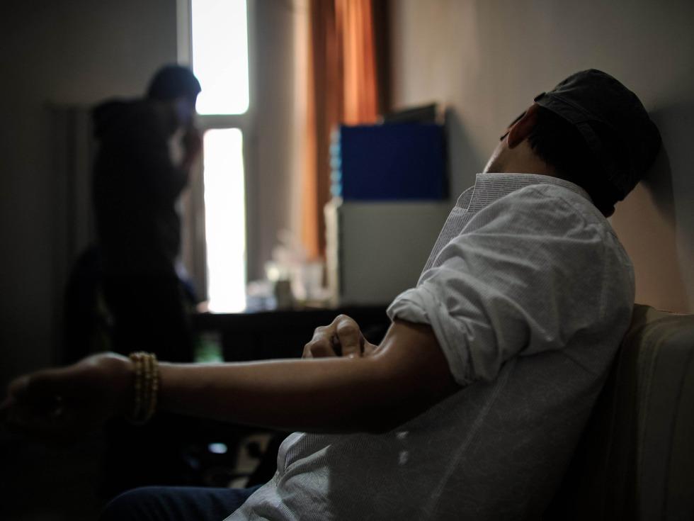 怀疑感染艾滋病怎么自救,感染艾滋病要一直吃药吗