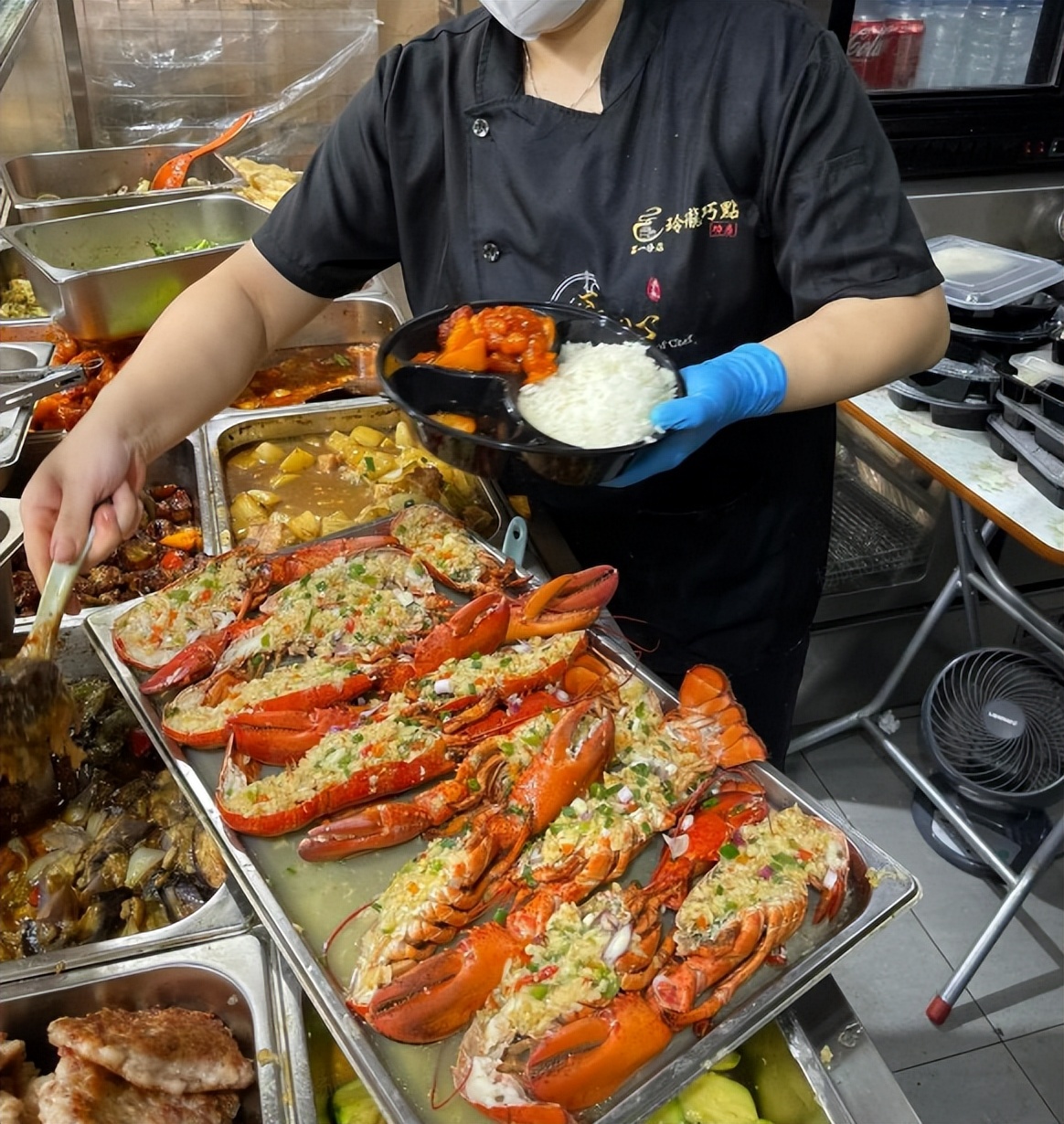 香港兴起两菜饭,香港流行两菜饭
