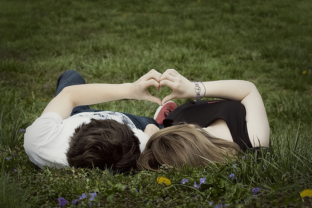 两性之间的爱情说说,很有深意的爱情说说大全