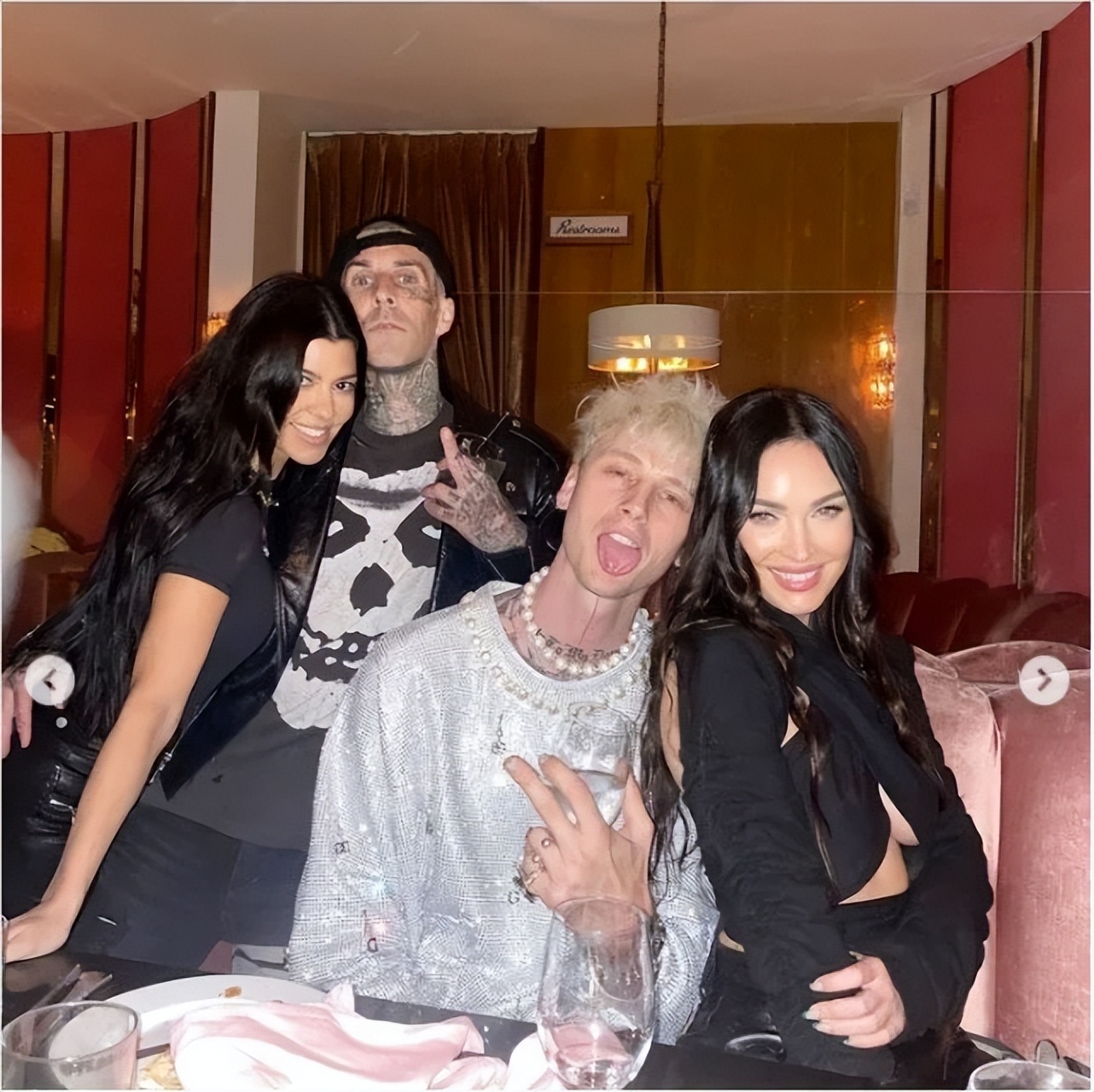 梅根年轻时穿搭,梅根穿耀眼拖地红裙