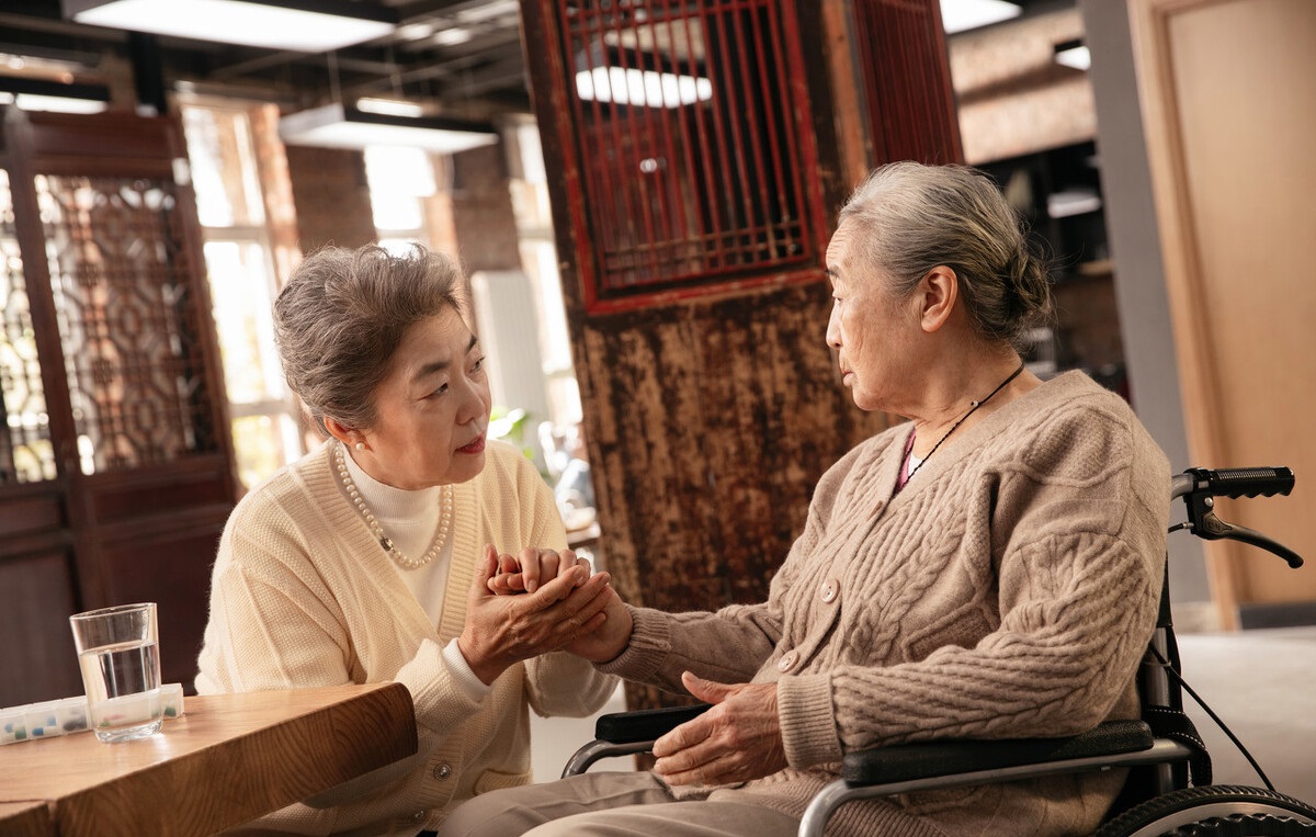氨糖对关节发软真的有用吗,氨糖到底是不是智商税