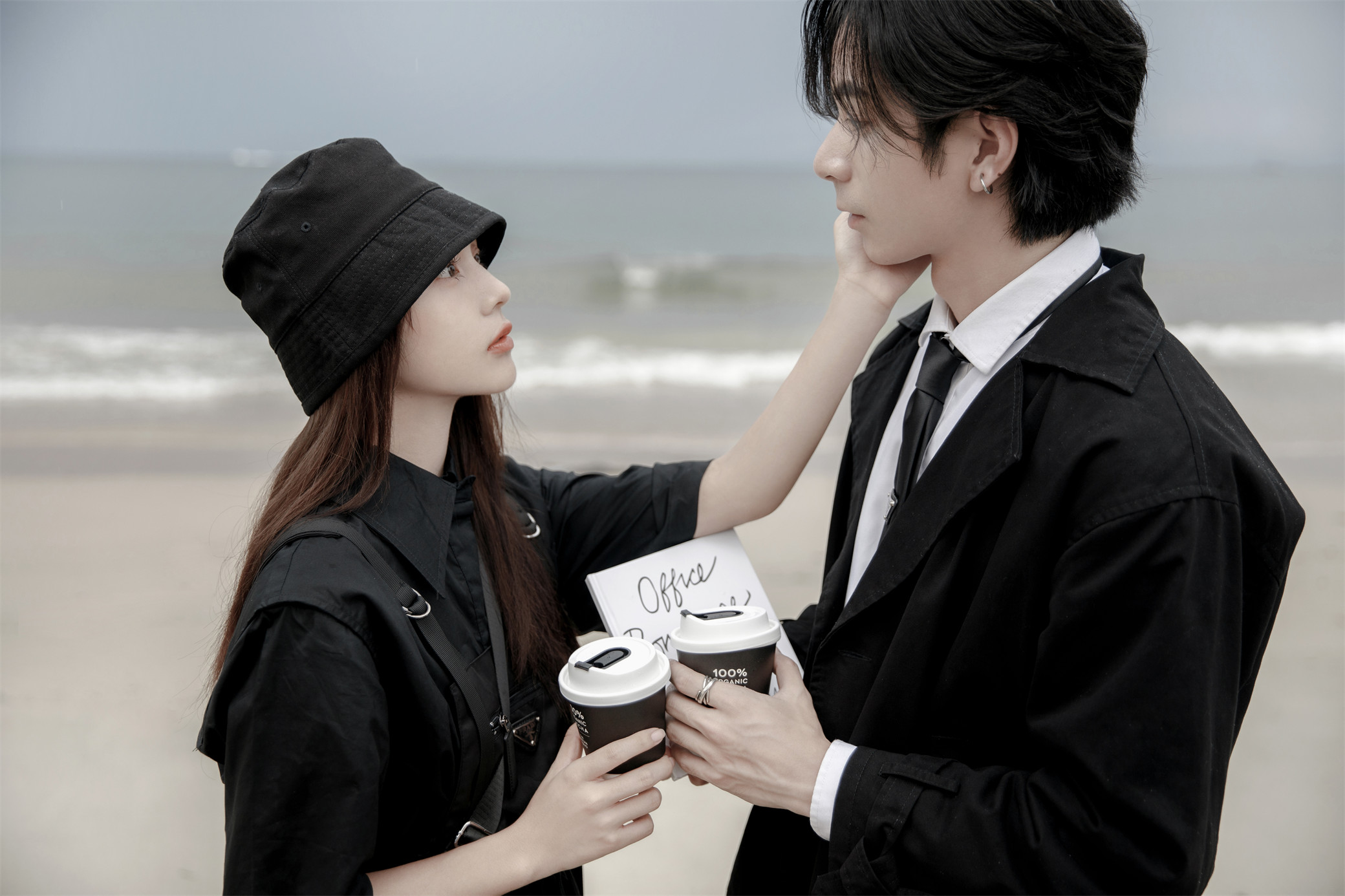 平胸拍照怎么补救,适合平胸拍的婚纱照风格