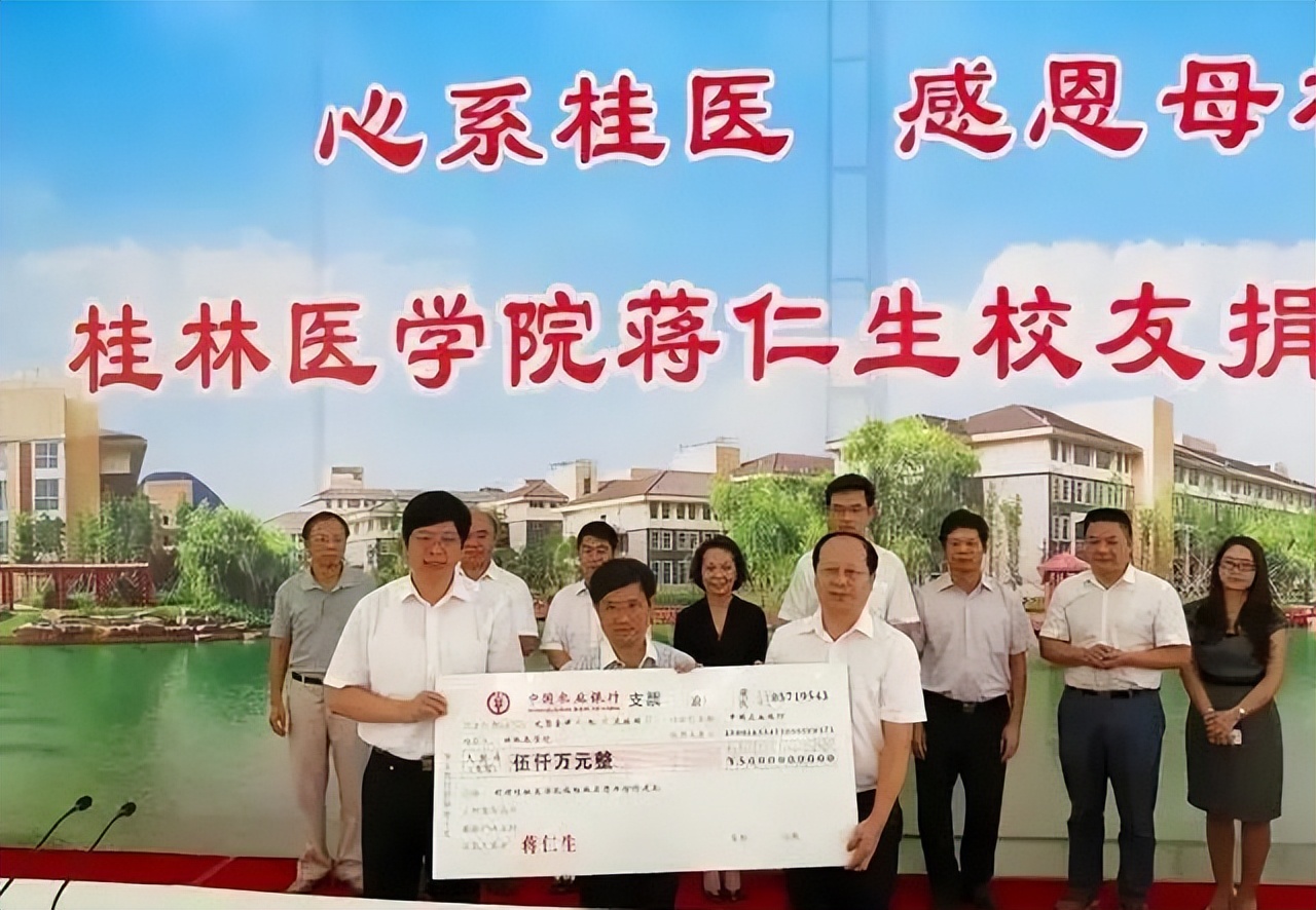 万小刀吴俊霖,万小刀成名作