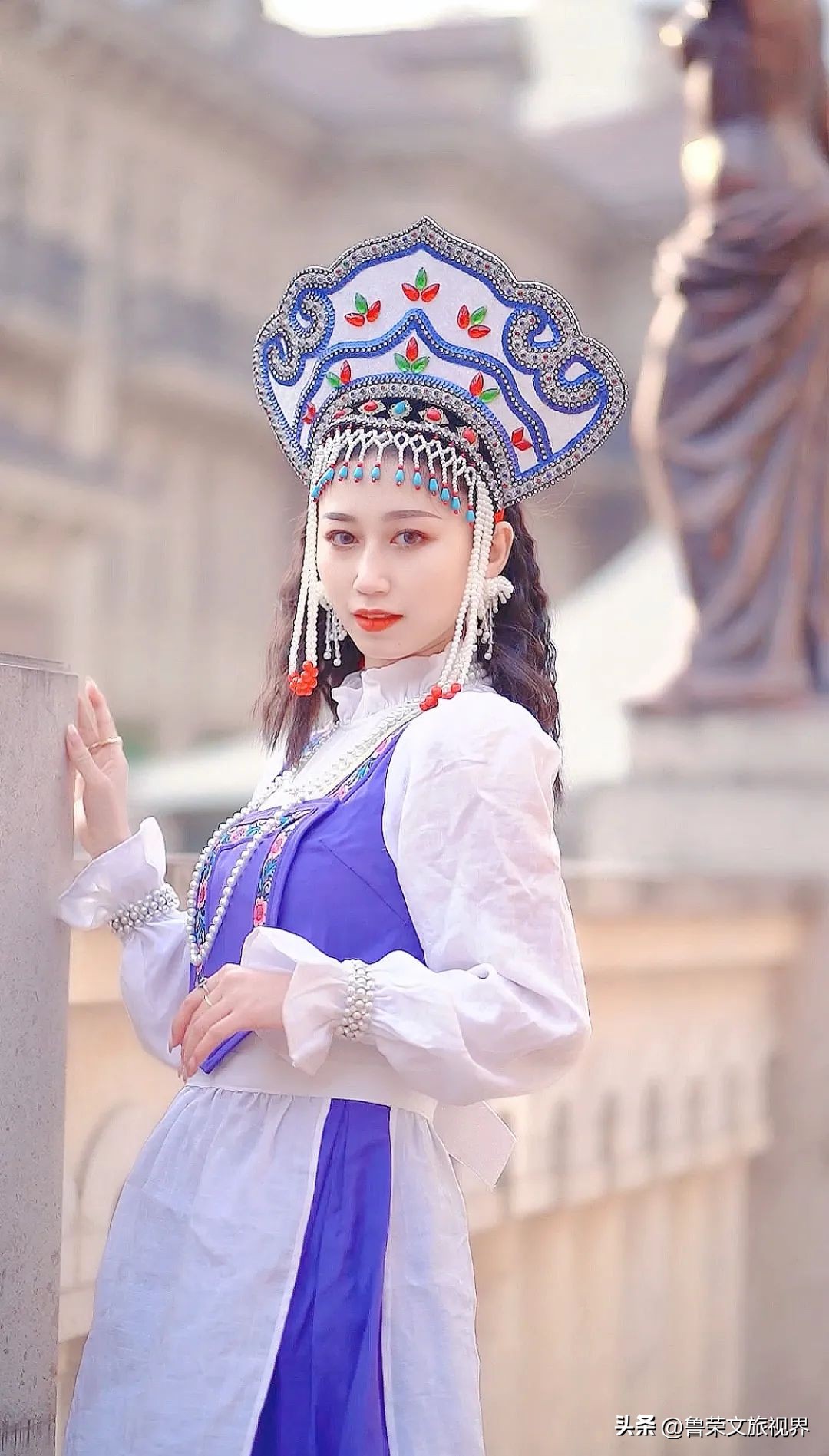 90后湖北姑娘拍56个民族服饰抖音,95后女孩耗时247天拍摄56民族服饰