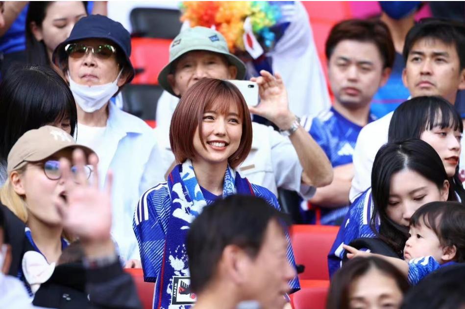 世界杯日本国足太太团曝光,世界杯日本美女太太团