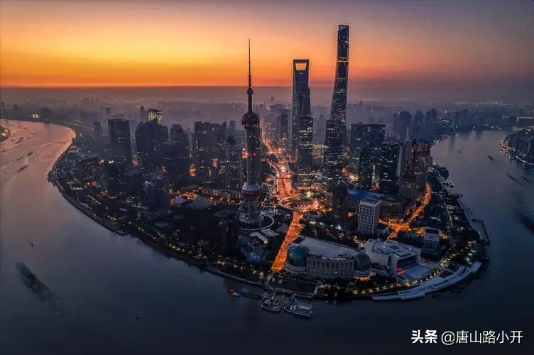 浦东商业巨无霸,浦东和浦西的现状