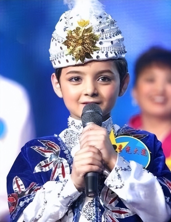 有种整容叫童星长大,阿尔法长大变帅了