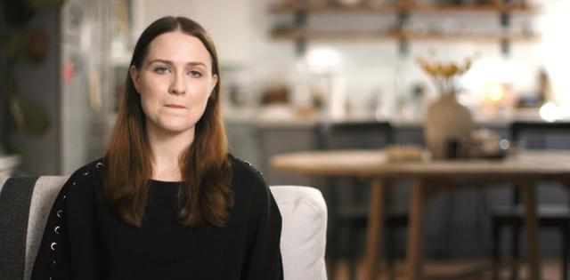 家暴、PUA、当众强奸，明星这个没心没肺的男人终于挨锤子了