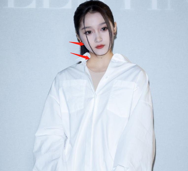 衣不蔽体,全身涂白,满口假牙闪瞎眼…娱圈的病态审美,该管管了