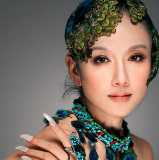 “一丝不挂”还不害臊，娱乐圈为艺术献身的“流氓真相”藏不住了