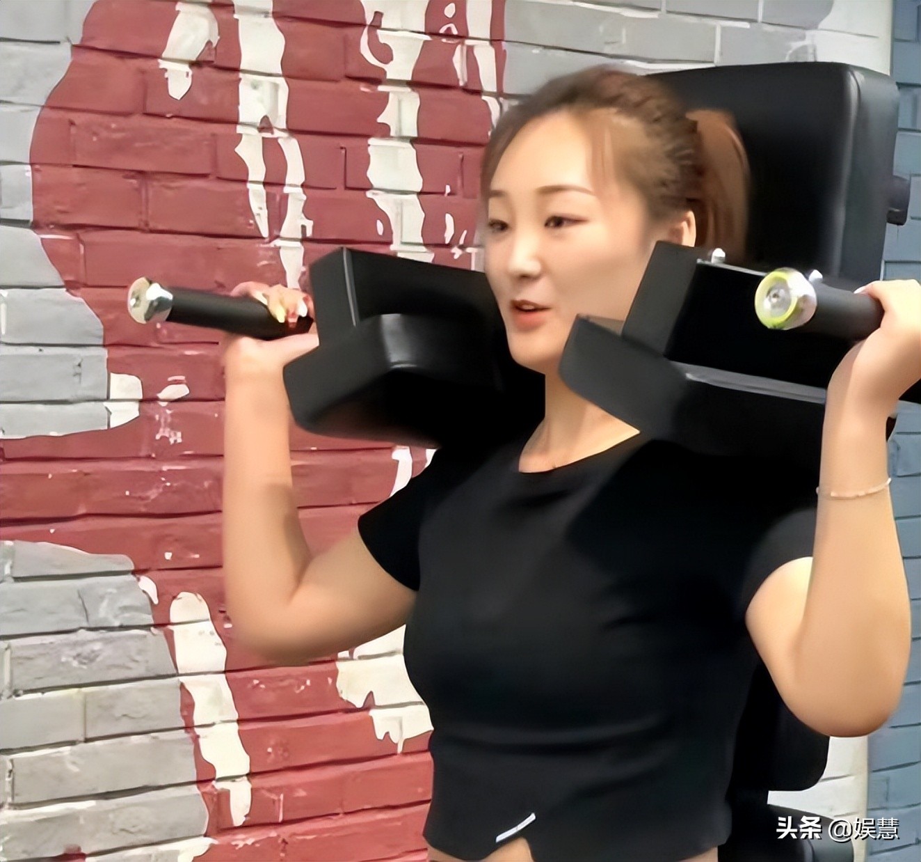 陈亚男健身房教练,陈亚男健身房直播最新消息