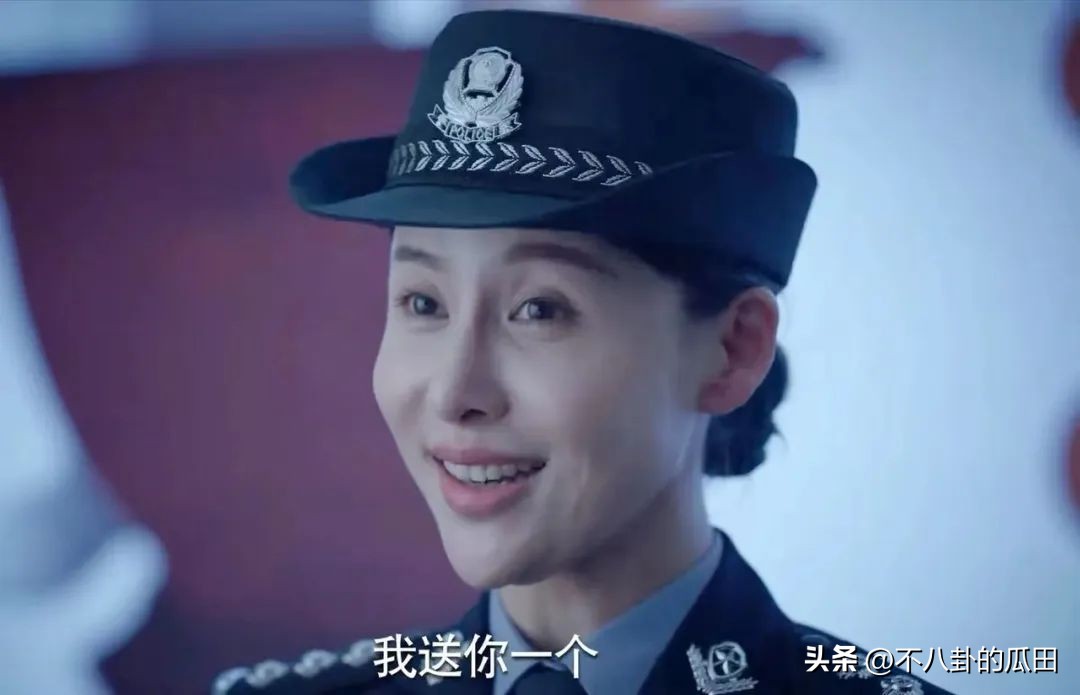 蔡徐坤下巴太尖惹争议图片,蔡徐坤下巴是假体吗