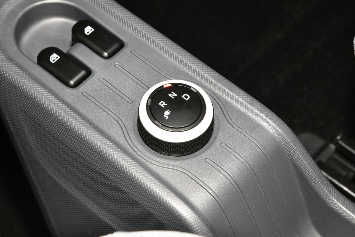 新国潮人民的代步车宏光miniev,国产代步自动挡二手车推荐