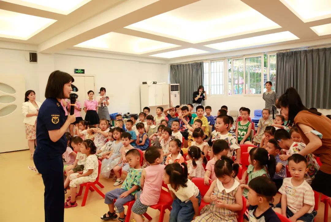 暑期培训机构消防安全无小事,消防安全培训正在直播