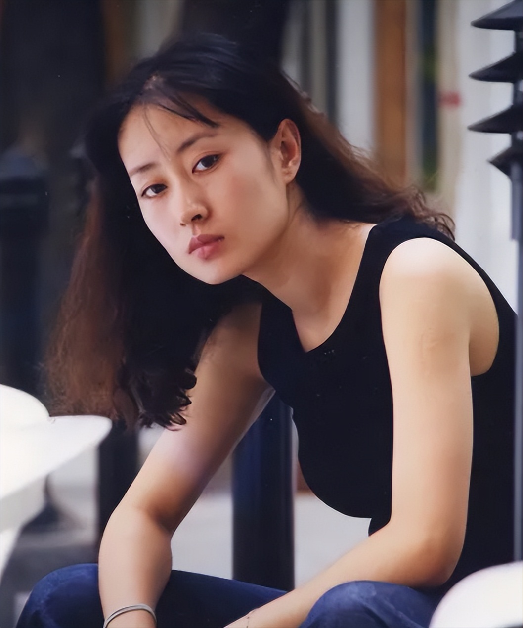 出轨家暴、车内拥吻、脚踏三条船,娱乐圈的“桃色大瓜”真精彩