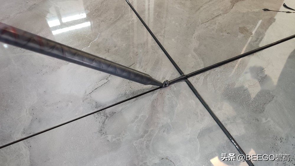 瓷砖美缝用什么美缝剂最好,哪种美缝材料能弥补瓷砖铺贴不平