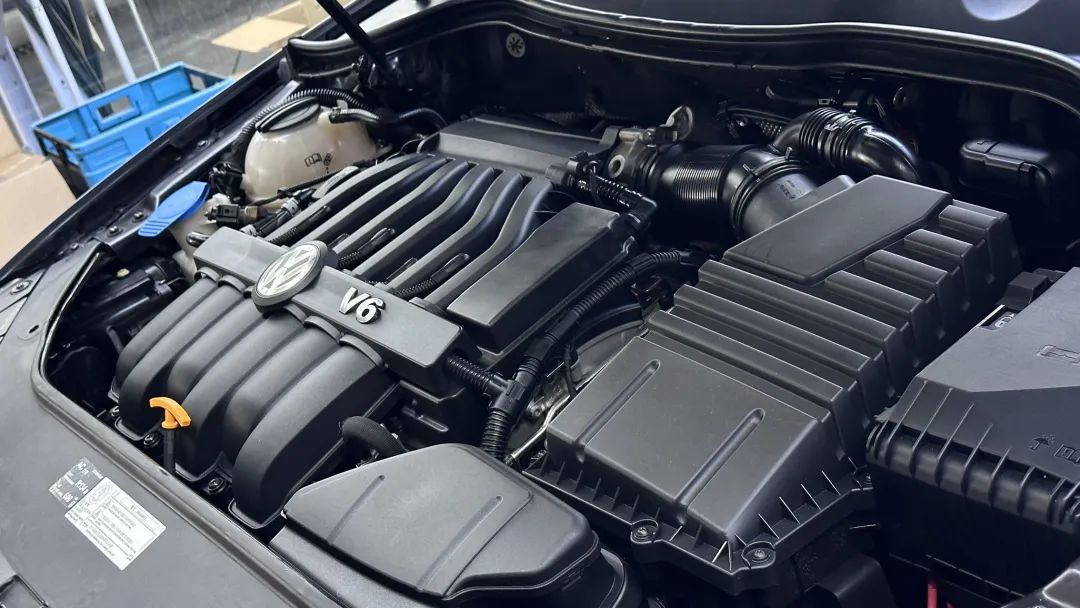 r36翻新改造全过程,大众r36这么老的车怎么还卖这么贵