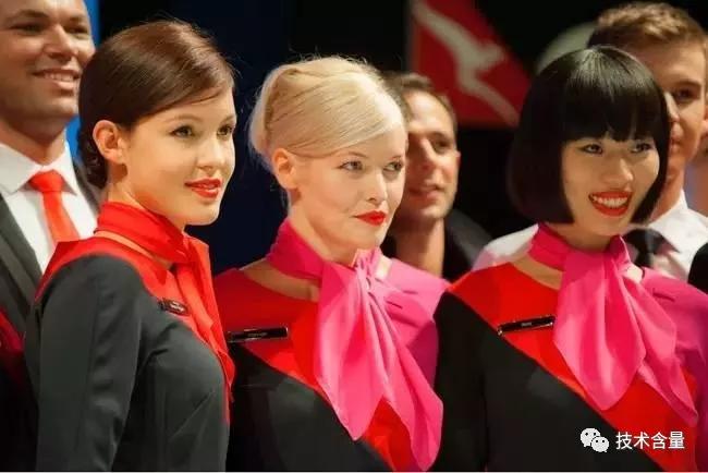 空姐制服每个年代的设计理念,中国国际航空空姐制服设计