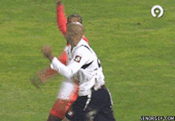 足球史上的十个搞笑瞬间,足球十大奇葩瞬间集锦