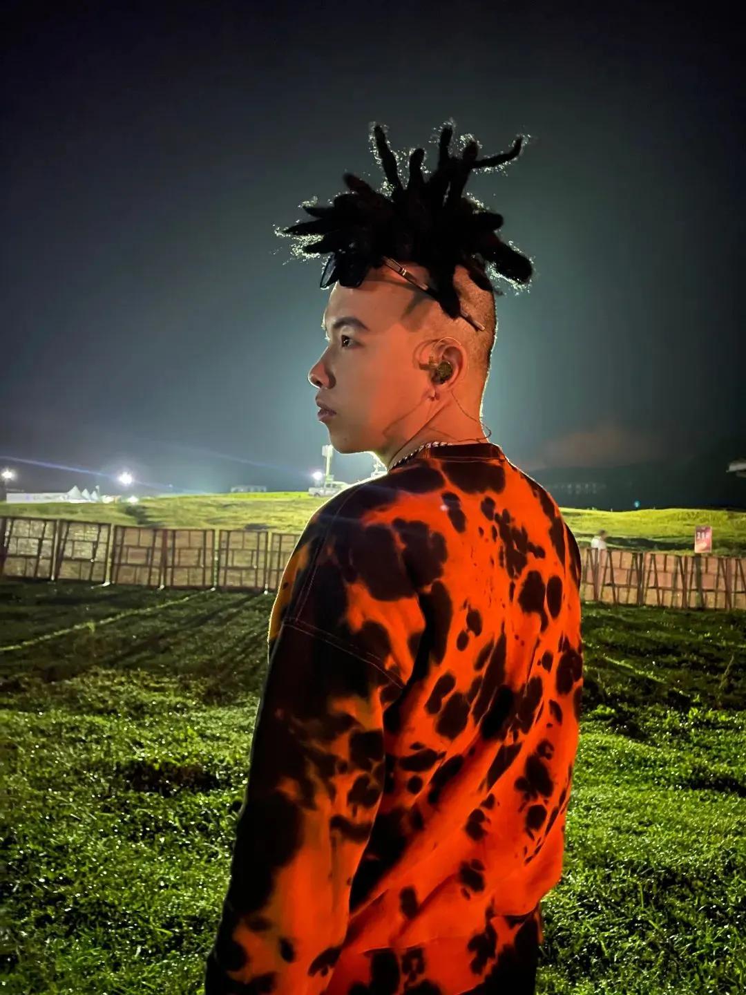 赵辰龙我不是rapper是diss贝贝的吗,贝贝diss赵辰龙其它rapper反应