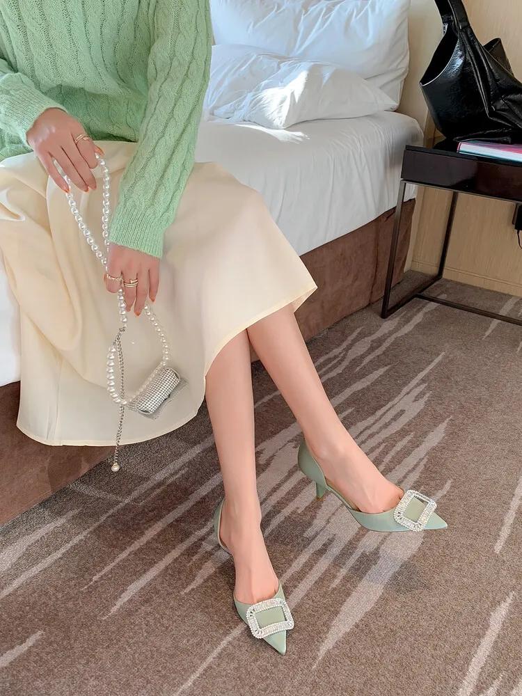 女人想要漂亮要避开的鞋子,女人的美需要一双漂亮鞋子来衬托