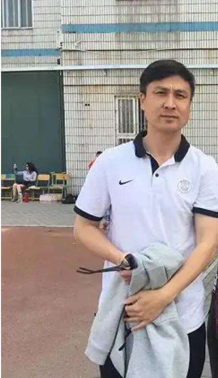 十大中场球员排行榜,中国足坛十大中场球员