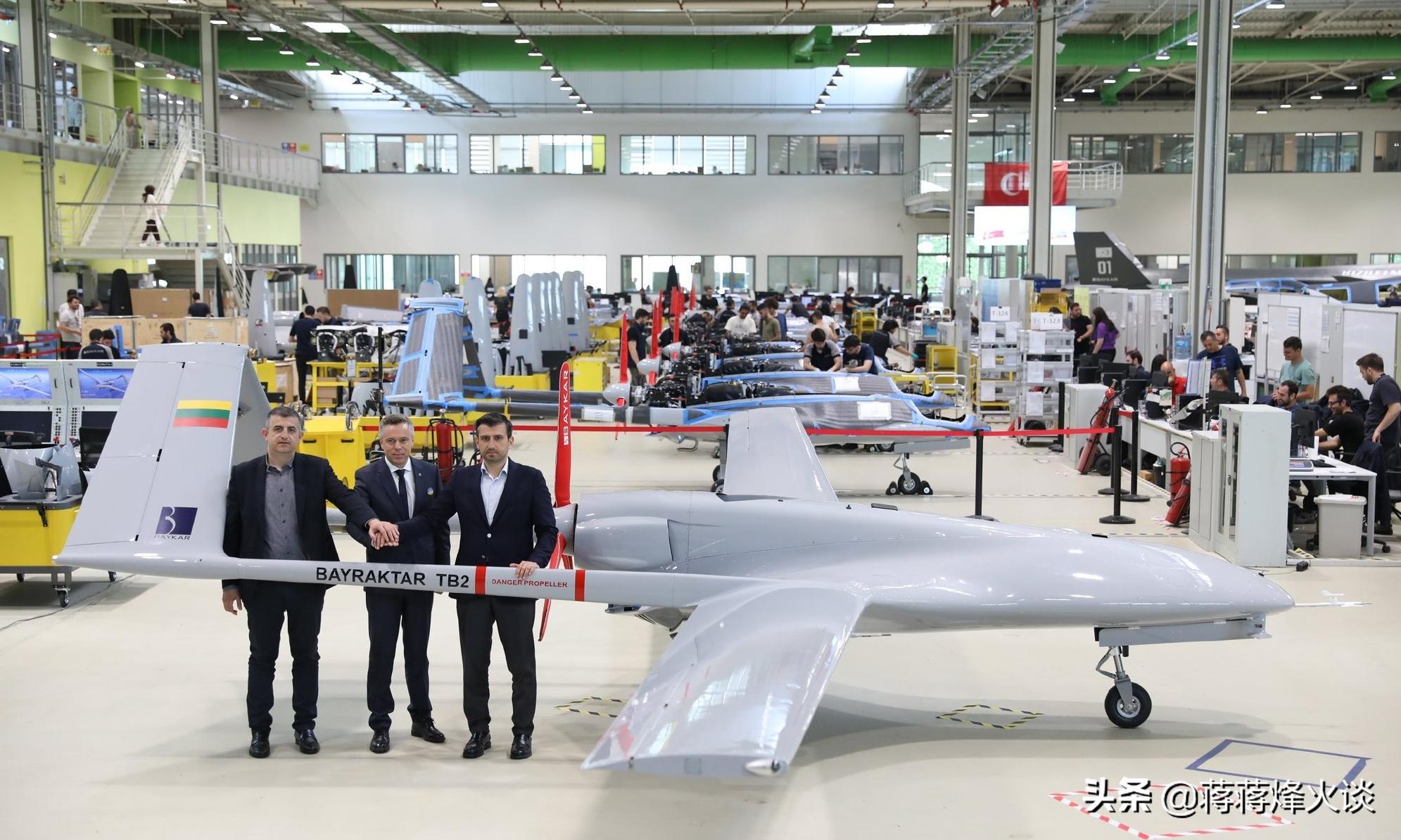 土耳其无人机tb2vs翼龙2,土耳其tb2无人机与彩虹无人机