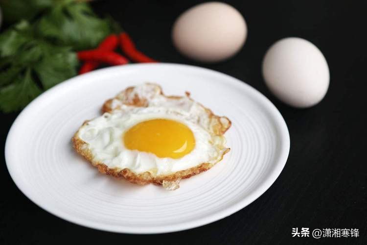 荷包蛋怎么煎才能煎好,如何煎出完美的荷包蛋不粘锅
