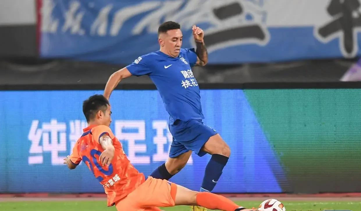 鲁能泰山上港陈蒲进球,陈蒲补时凌空斩破门