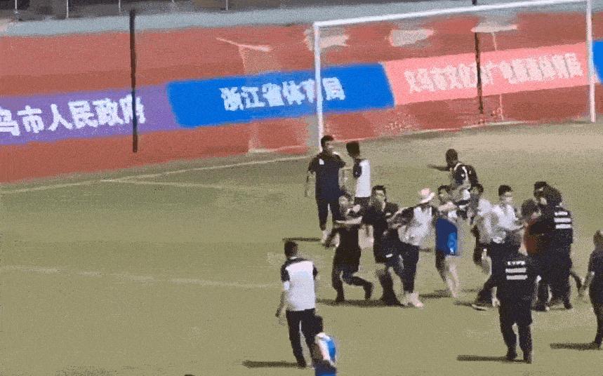 足球浙江省运会追打裁判事件,浙江省运会足球打架后续