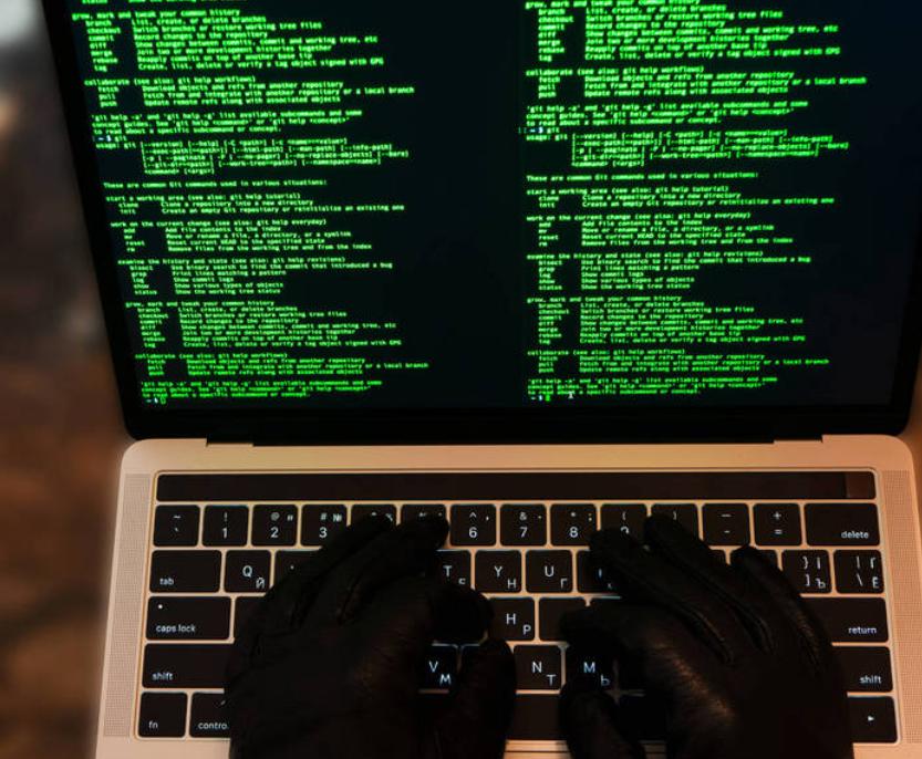 李某等通过网络打码牟利，是否构成网络环境中侵入的刑法认定？