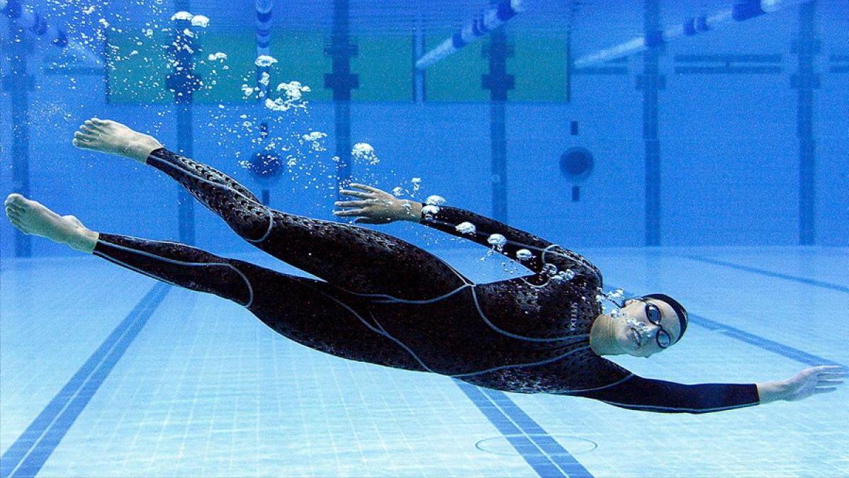 穿一次平均花费近万元，“鲨鱼皮”究竟有多神奇？