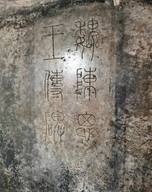 三国演义里的曹植七步赋诗的故事,新三国曹植七步赋诗视频