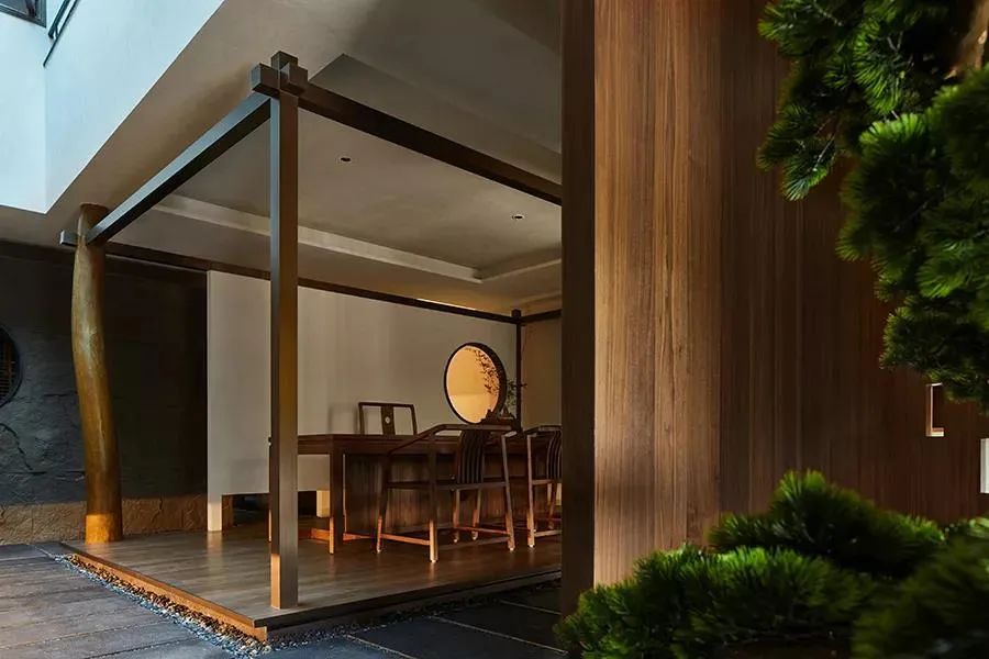 江南风园林中式餐厅设计方案,餐饮空间设计现代新中式