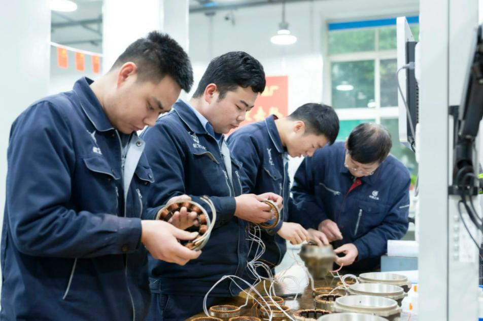 中国现在白领平均工资,中国白领失业率