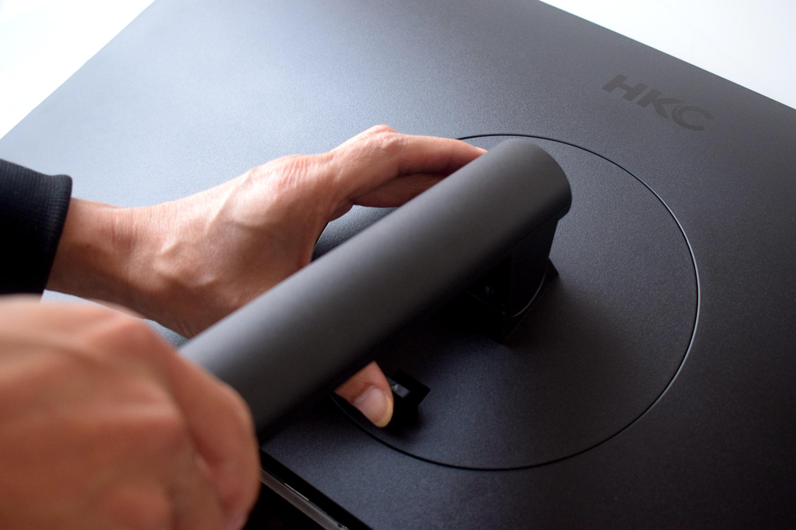 hkc27寸2k170hz显示器测评,32寸hkc曲面显示器测评