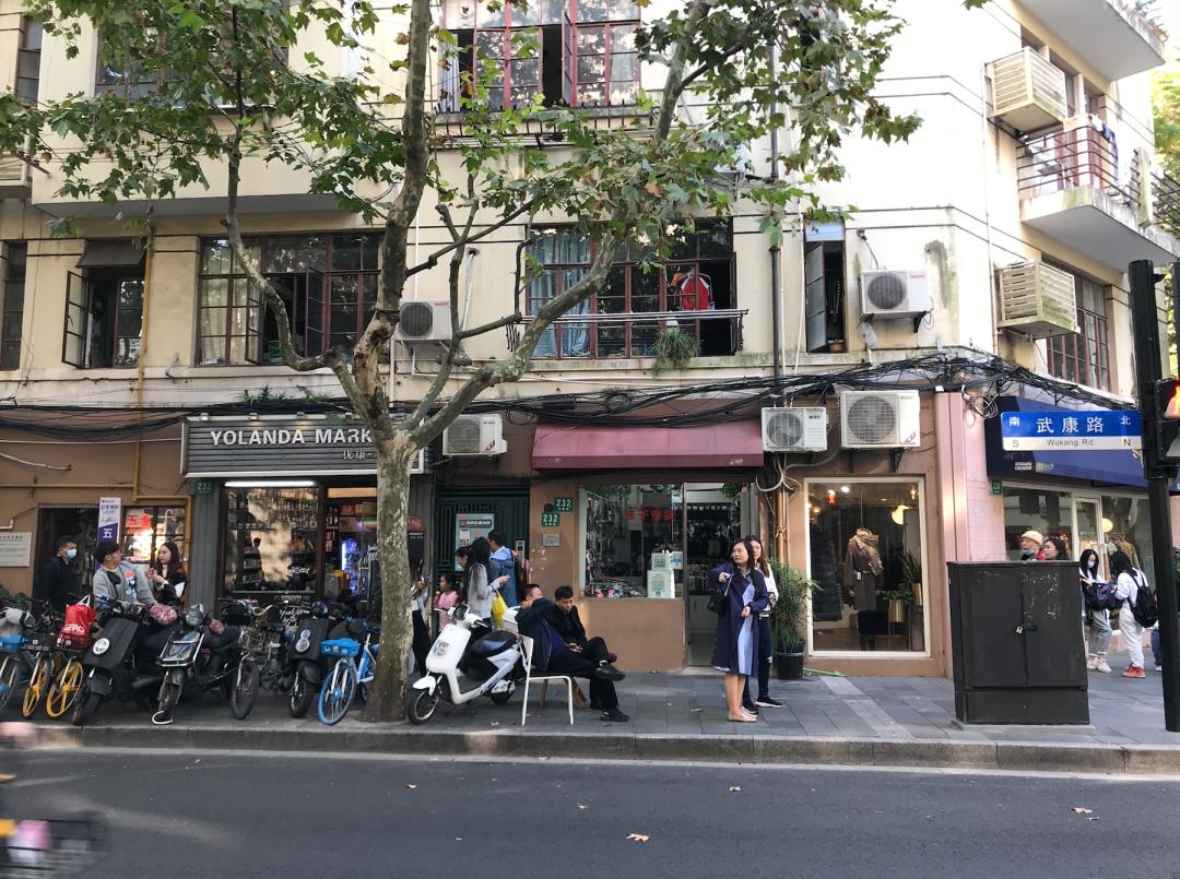 梧桐区的五金店，都是长久又顽强的存在