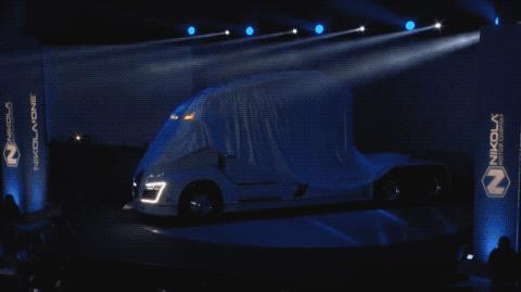 靠一辆玩具车，骗走300亿！扬言干掉马斯克的人，把自己送进监狱