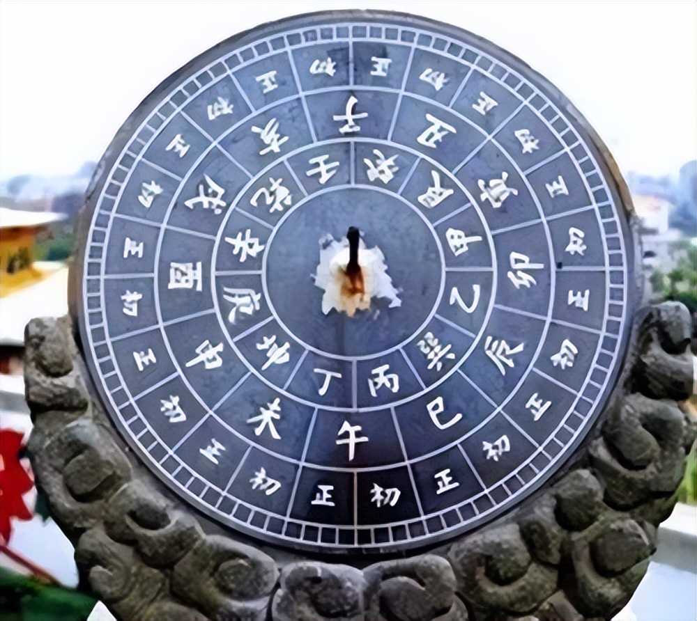 是不是所有人本命年必须穿红色,为什么有的人本命年不能穿红色