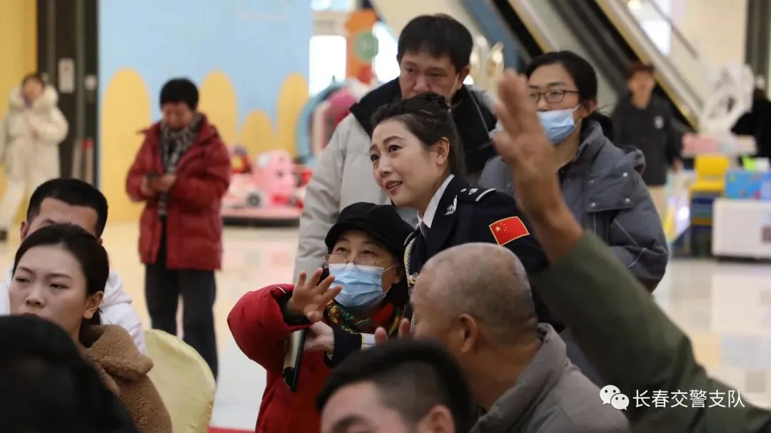 122全国交通安全日市民道路出行,122全国交通安全日北京交警