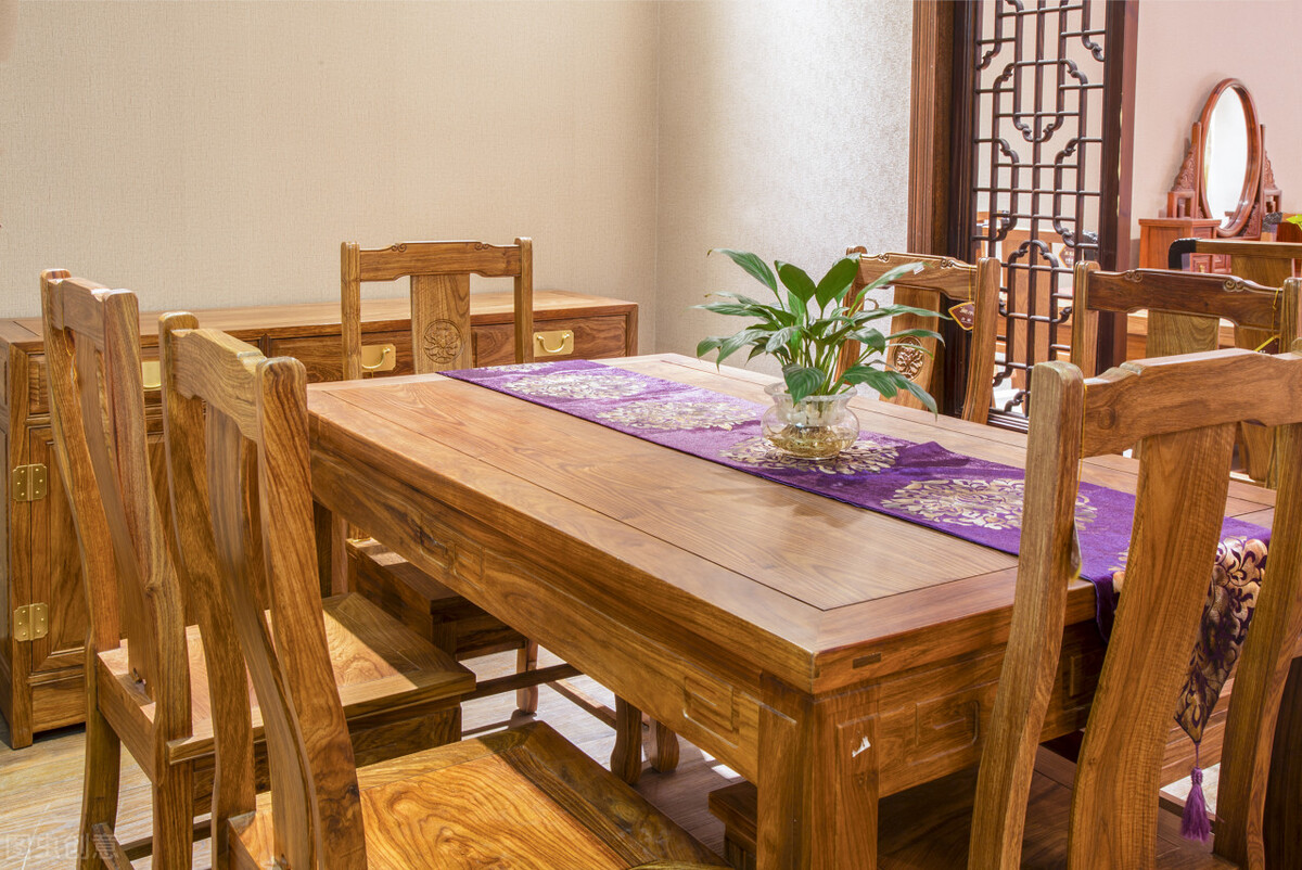 实木餐桌哪种又好又便宜,实木餐桌哪种好用