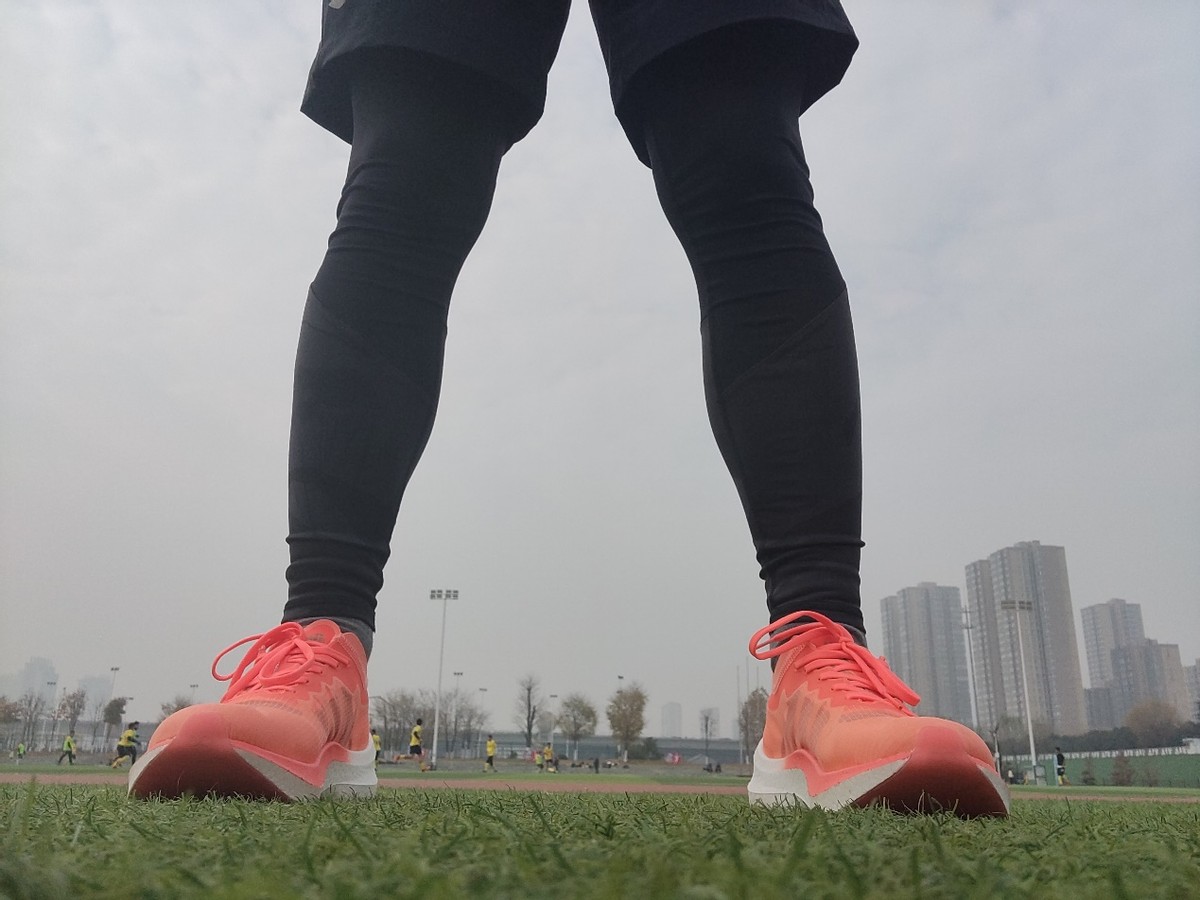 咕咚逐日碳板跑鞋,咕咚跑鞋造风者