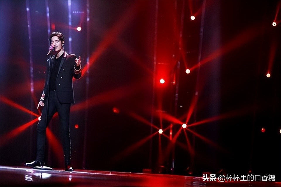 肖战凭陈情令圈粉无数,肖战陈情令镜头混剪又甜又燃