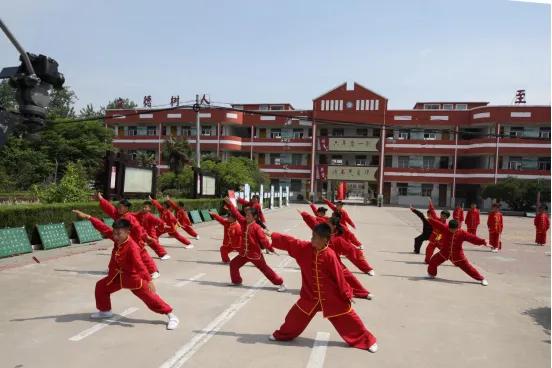 奔跑吧少年活动小学,奔跑吧少年体育嘉年华