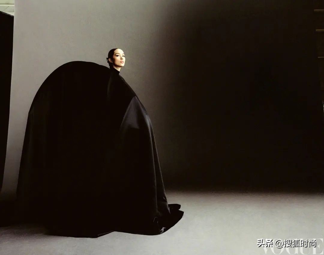 倪妮短皮衣,倪妮穿搭流金岁月黑色皮衣