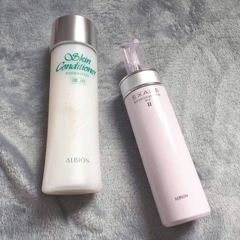 深层清洁的洁面乳用多了皮肤干燥,洗完脸干燥紧绷用哪款洗面奶